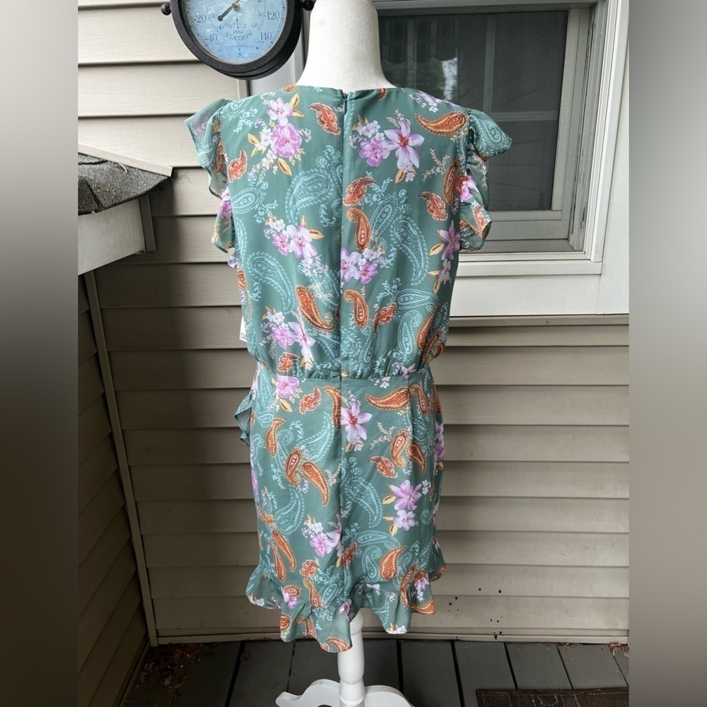 BAR III - Women's Printed V-Neck Ruffle Dress - Picture 10 of 10